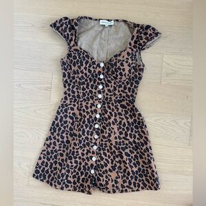 Mini leopard print dress with built-in pad
